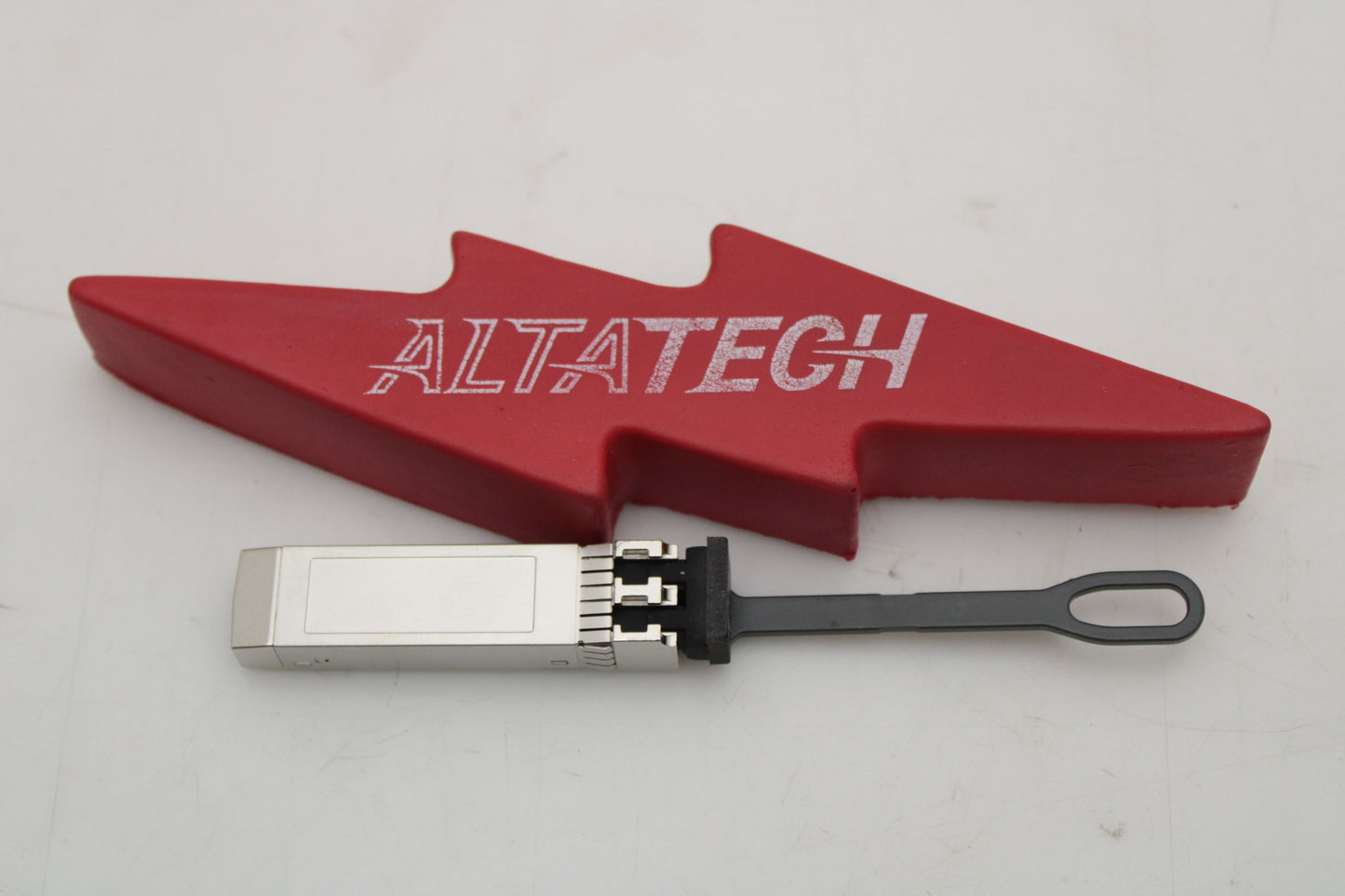 Brocade 57-1000333-01 Brocade 57-1000333-01 32GB Fiber Channel 850nm FC SWL SFP+ Transceiver, Used