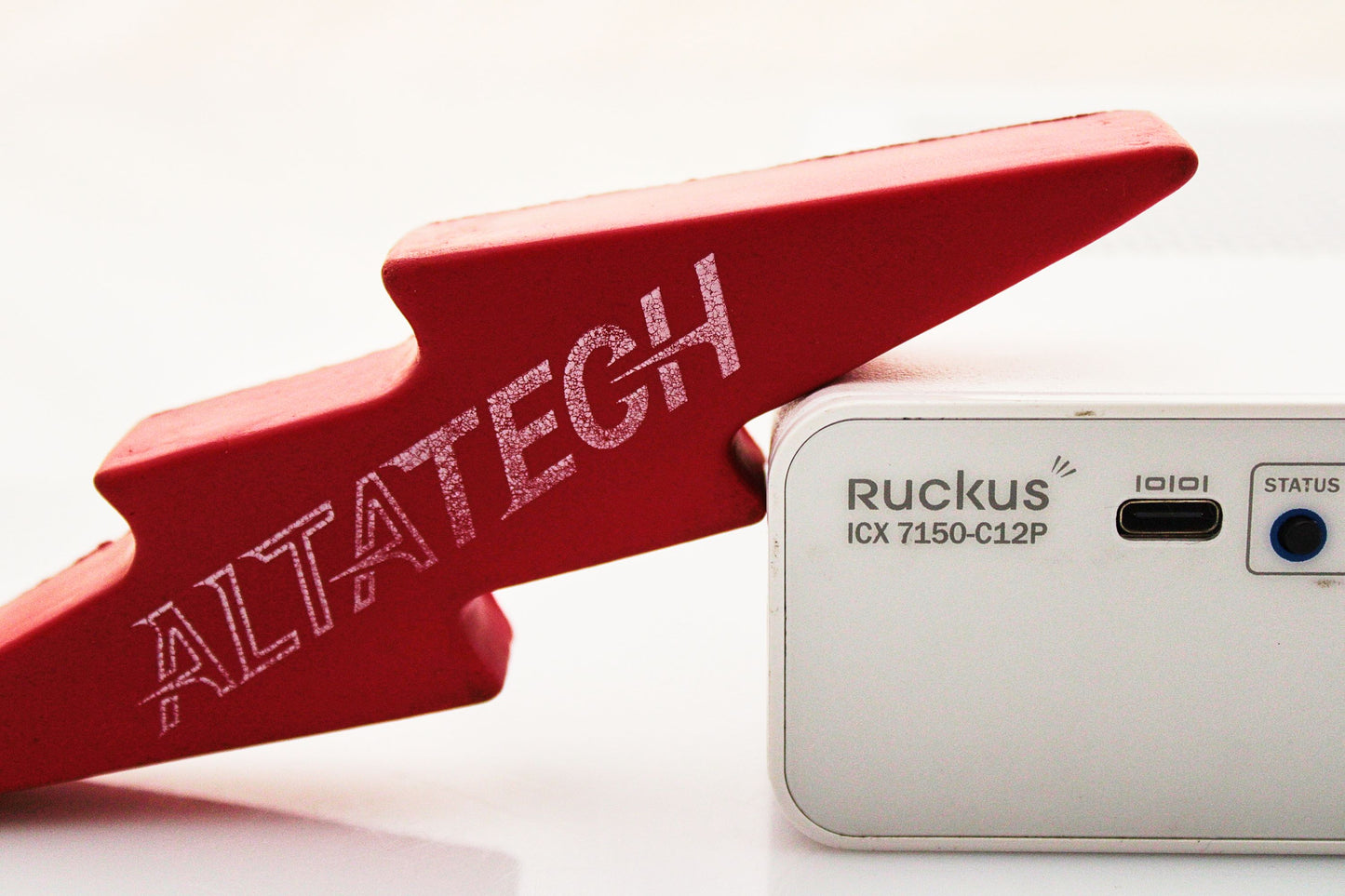 BROCADE ICX7150-C12P  12X 1GB POE+ RJ-45 2X 1GB SFP SWITCH, Used