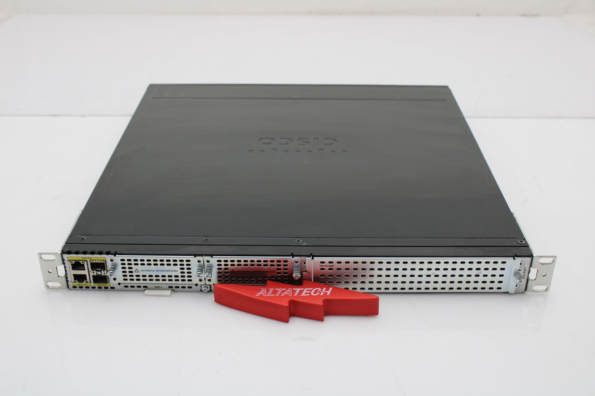 Cisco ISR4331/K9 CISCO ISR 4331 (2GE,2NIM,1SM,4G FL), Used