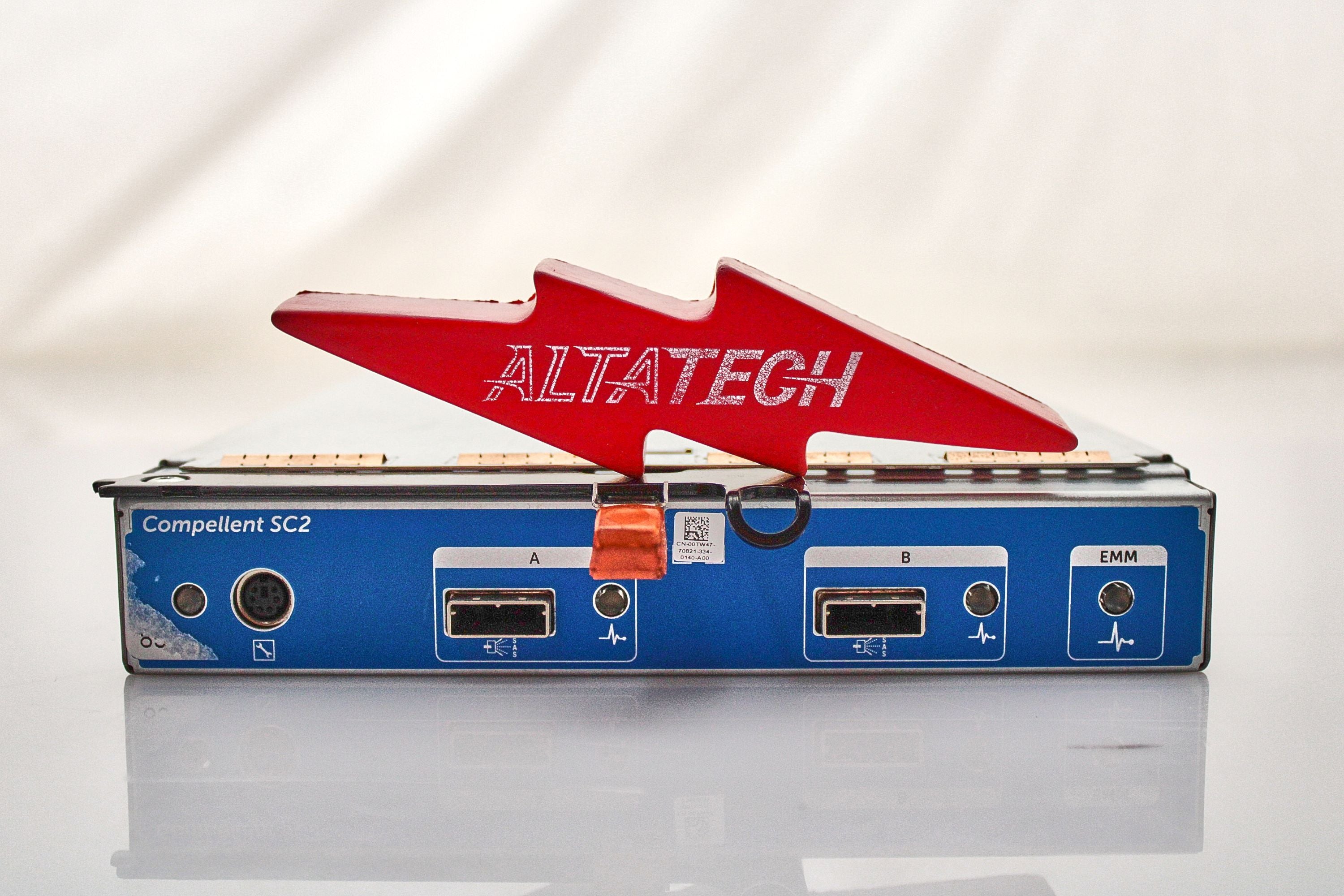 Dell 0TW47 Dell Compellent SC220 6Gbps SAS I/O Module EMM Mo