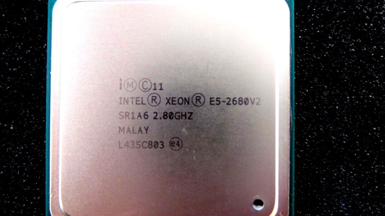 Dell 020KGT Dell 20KGT Intel SR0LN Xeon E5-2420 6-Core 1.9GHz 15MB 9W Processor w/ Thermal Grease, Used