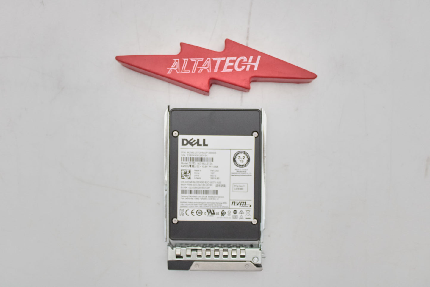 Dell JDMHM 3.2TB SSD SAS 2.5 NVME MU MZWLL3T2HMJP-000D3 / MZ-WLL3T2A, Used
