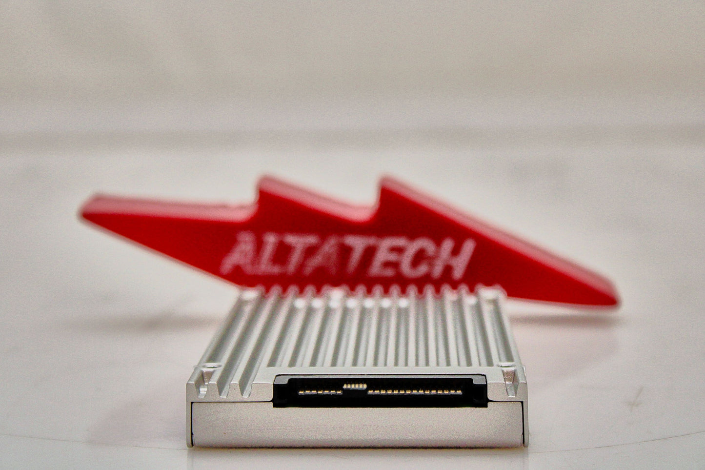 Dell P98F6 2TB SSD NVME U.2 PCIE 2.5 MU EP INTEL P3600 SSDPE2ME020T4D, New No Box