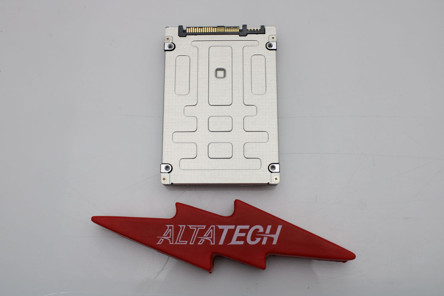 Dell SDFAG00DAA01 3.84TB SSD SAS 2.5 12G RI, Used