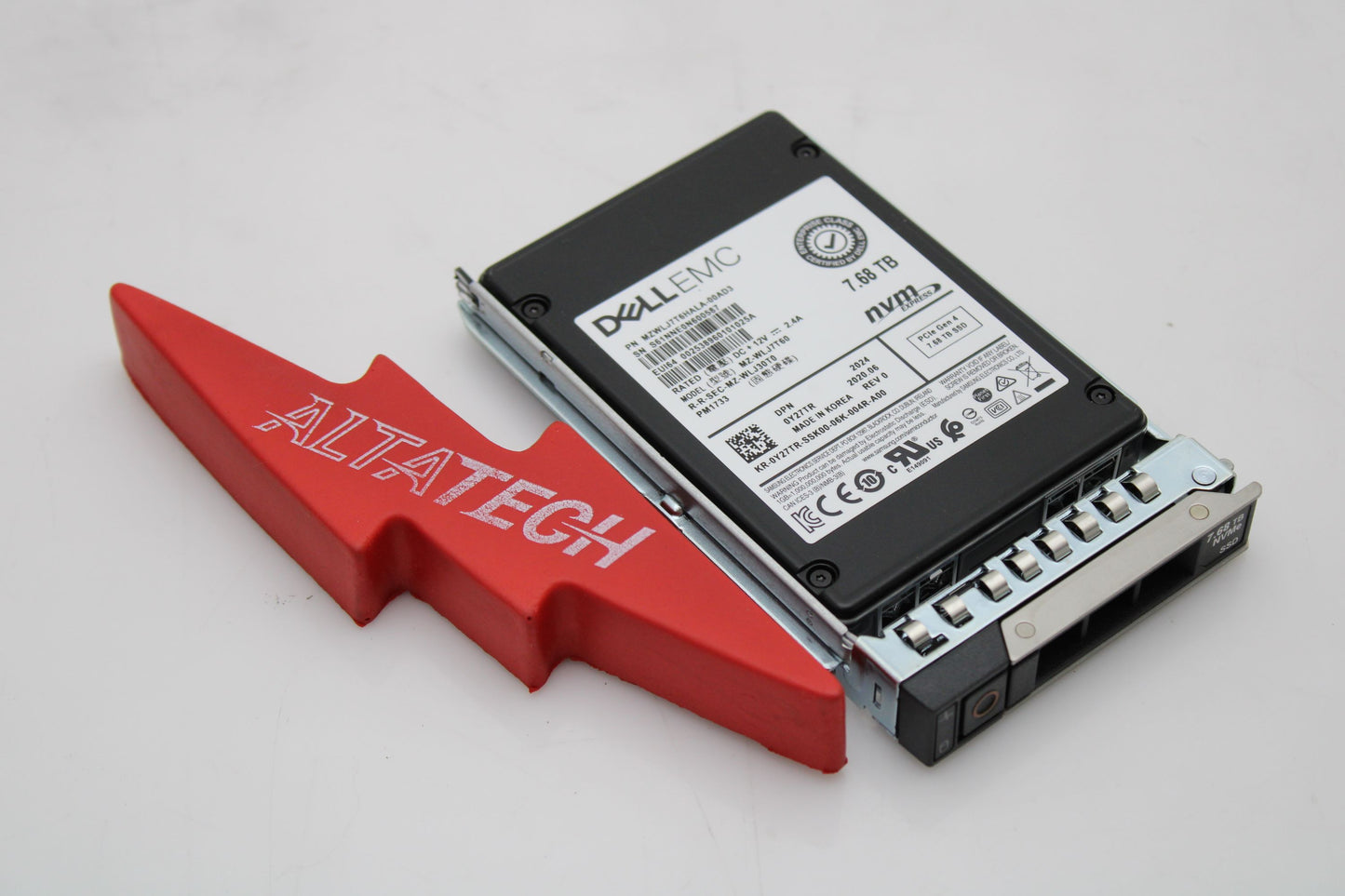 Dell Y27TR 7.68TB SSD NVME RI U.2 GEN4 PM1733, Used