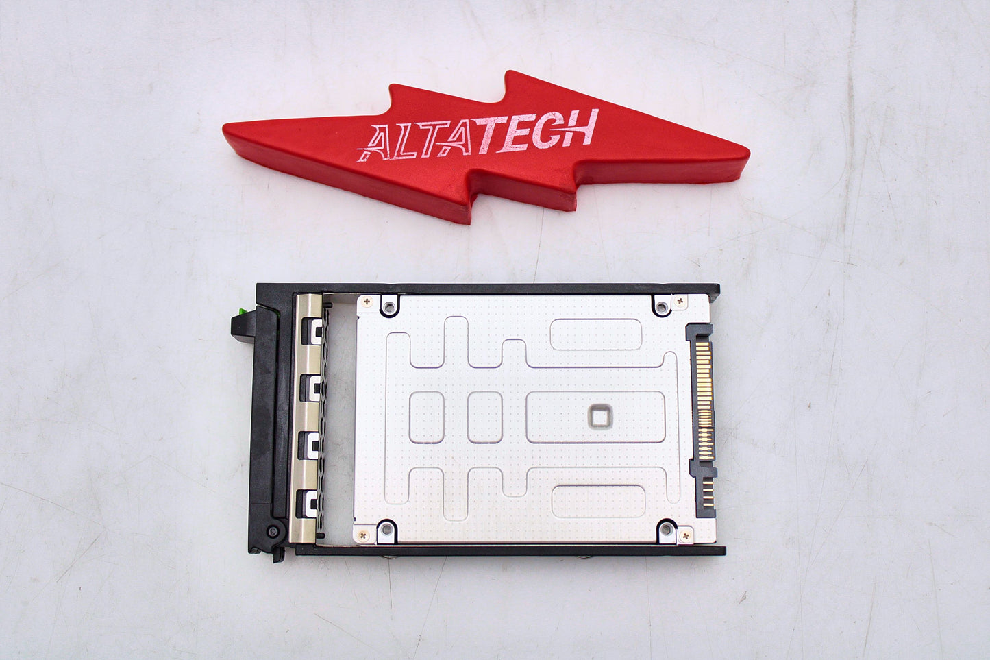 Fujitsu S26361-F5608-L800 800GB SSD SAS 2.5 12G WI PX04SMB080 / SDFAR02FCA01, Used