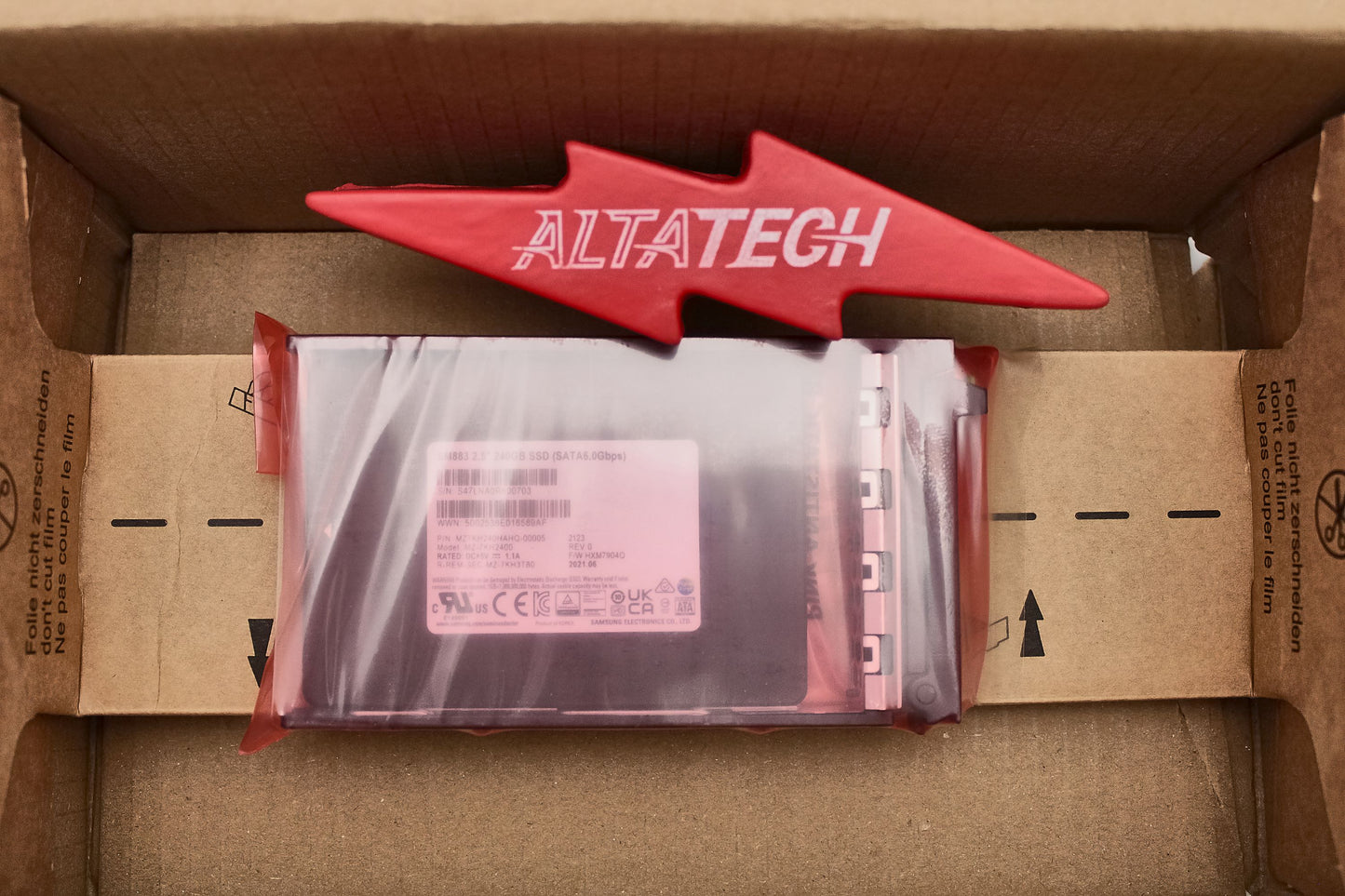 Fujitsu S26361-F5675-L240_NEW 240GB SSD SATA 2.5 6G MU RX300 S7, New Open Box