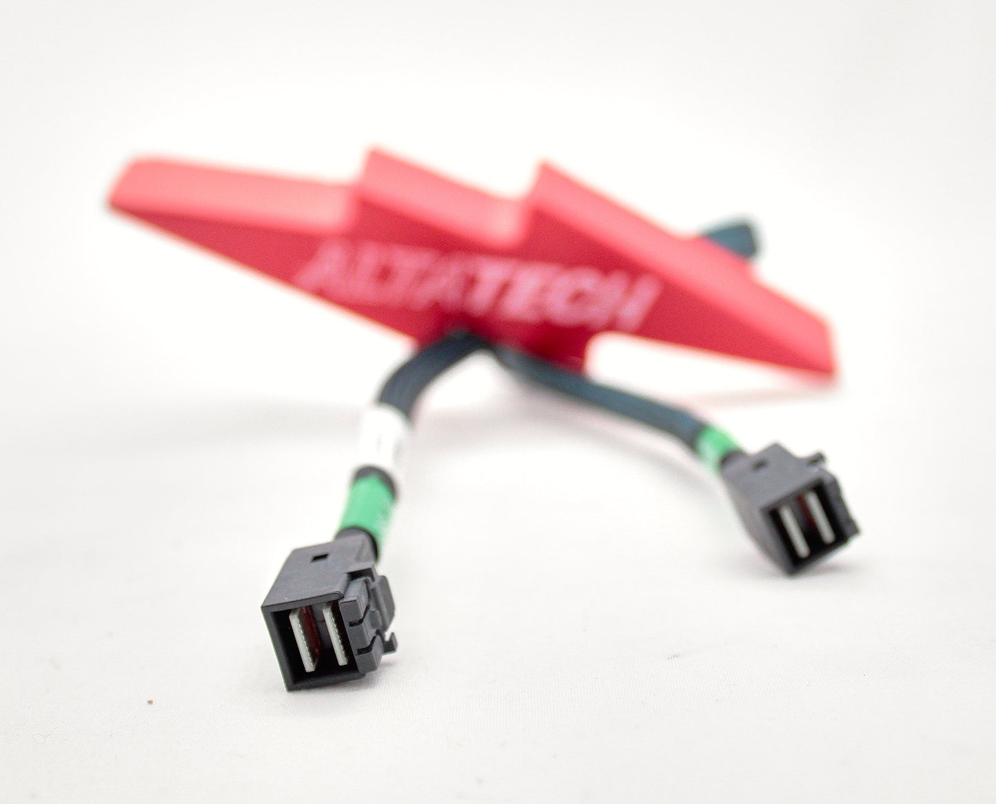 Fujitsu T26139-Y4040-V9 SAS 3.0 Data Cable for RX2540 M4, Used