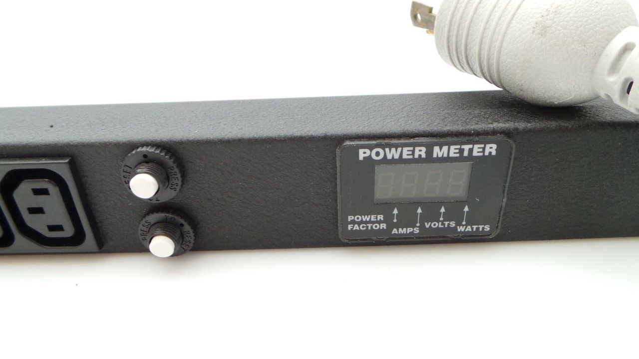 OEM VREBCN240 24-Outlet 24A 250VAC 50/60Hz Power Distribution Unit, Used