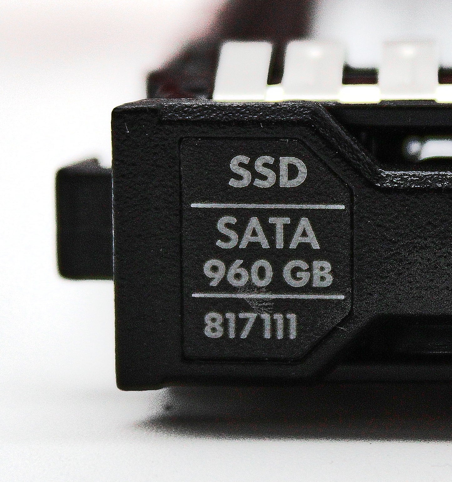 HP 817111-001 960GB SATA 6G MIXED USE SFF (2.5IN) SC SSD, Used