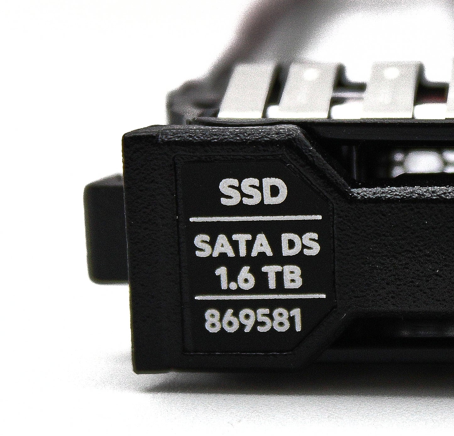 HP 869581-001 1.6TB SATA 6G RI SFF SC DS SSD, Used