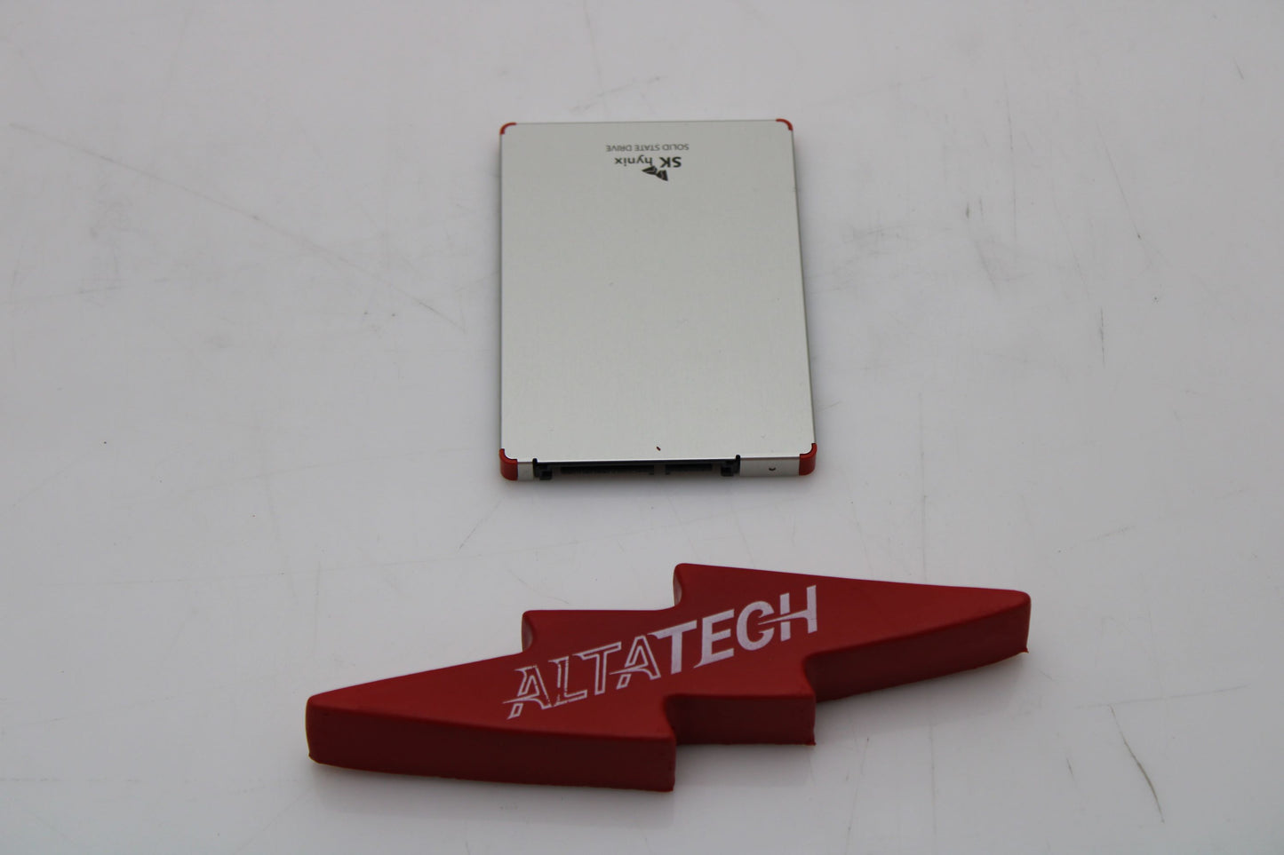 Hynix HFS256G32MND-3210a HYNIX HFS256G32MND-3210A 256GB SSD SATA 2.5 6G SC300 Dell M4X71 , Used