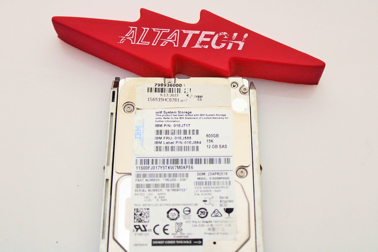 IBM 01EJ585 600GB 15K 2.5" SAS HDD V3700 V2, Used