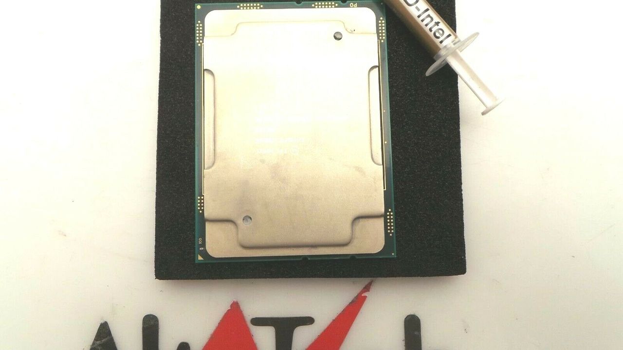 Intel CD8067303319201 Intel Xeon Platinum PT 8170M 26-Core 26C 2.1Ghz 35MB 165W Processor SR3BD w/ Thermal Grease, Used