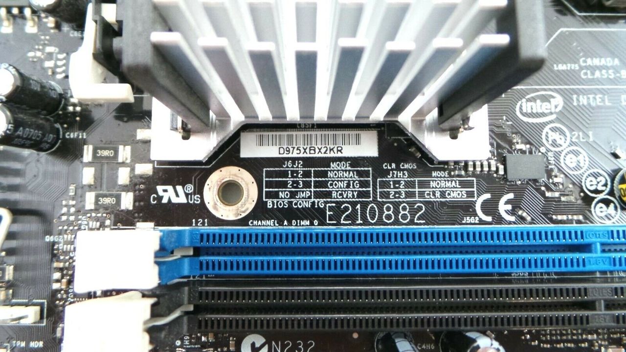 Intel D975XBX2KR LGA775 ATX Motherboard, Used