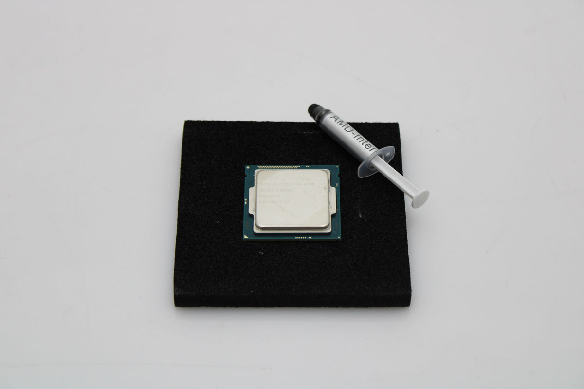 Intel SR1QJ Core i5-4590 Quad Core 3.3GHz LGA1150 Processor w/ Thermal Grease, Used