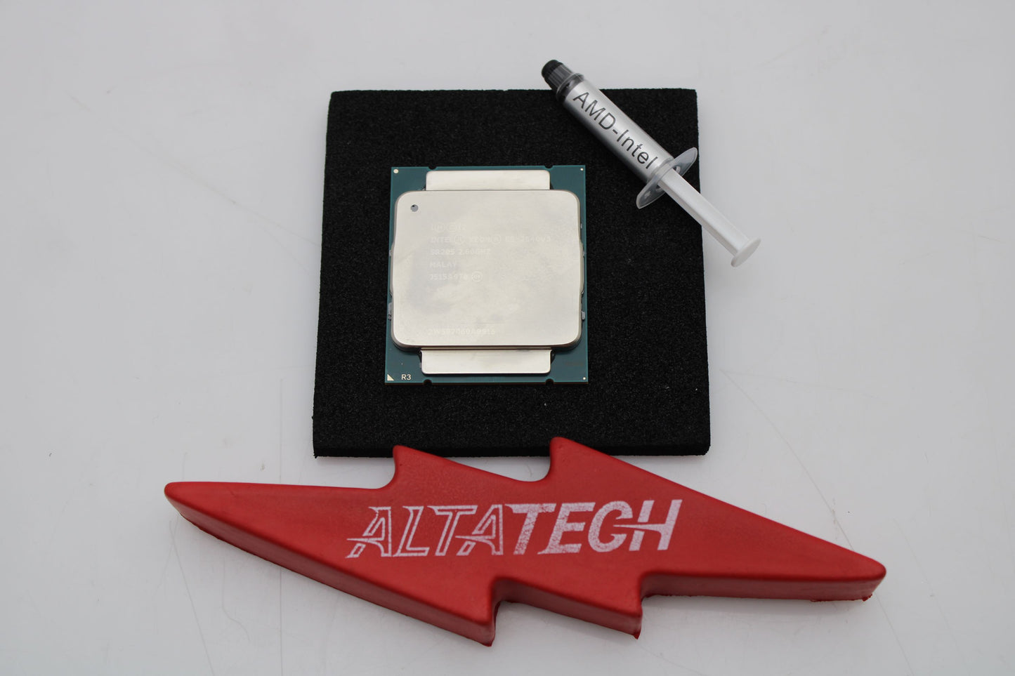 Intel SR205 Xeon E5-2640 v3 2.6GHz 8-Core Processor, Used