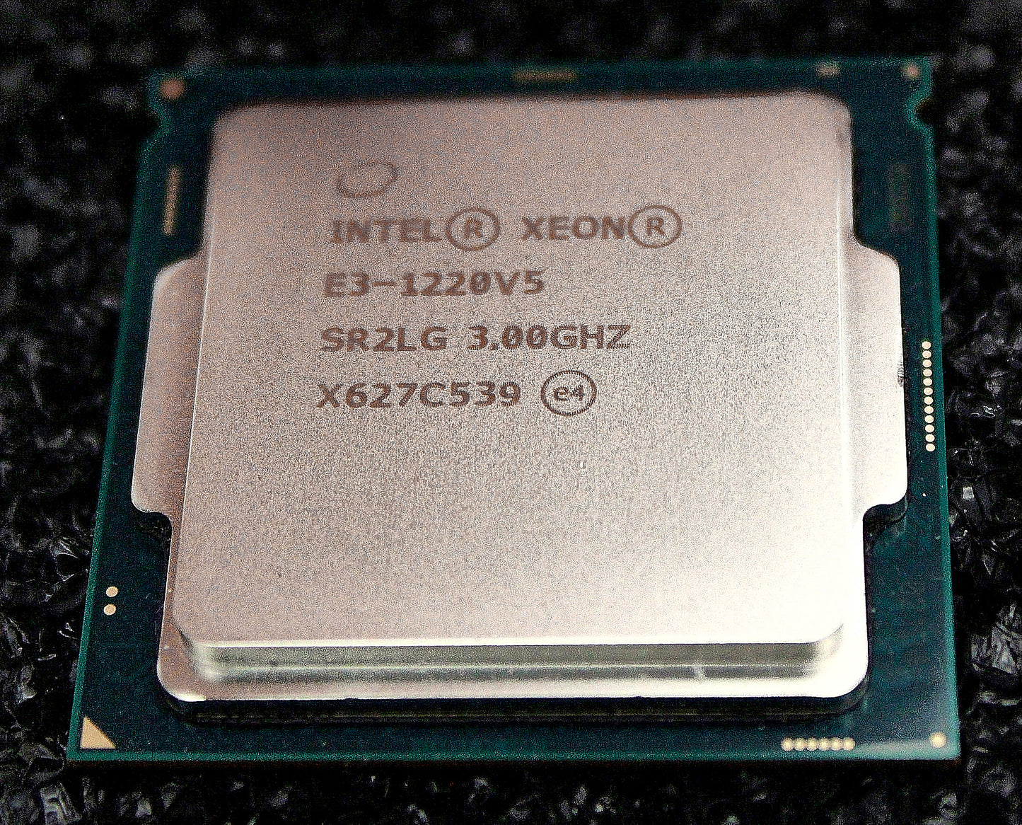 Intel SR2LG Intel SR2LG Xeon E3-1220V5 4-Core 3.0GHz 8MB 80W 4C Processor w/ Thermal Grease, Used