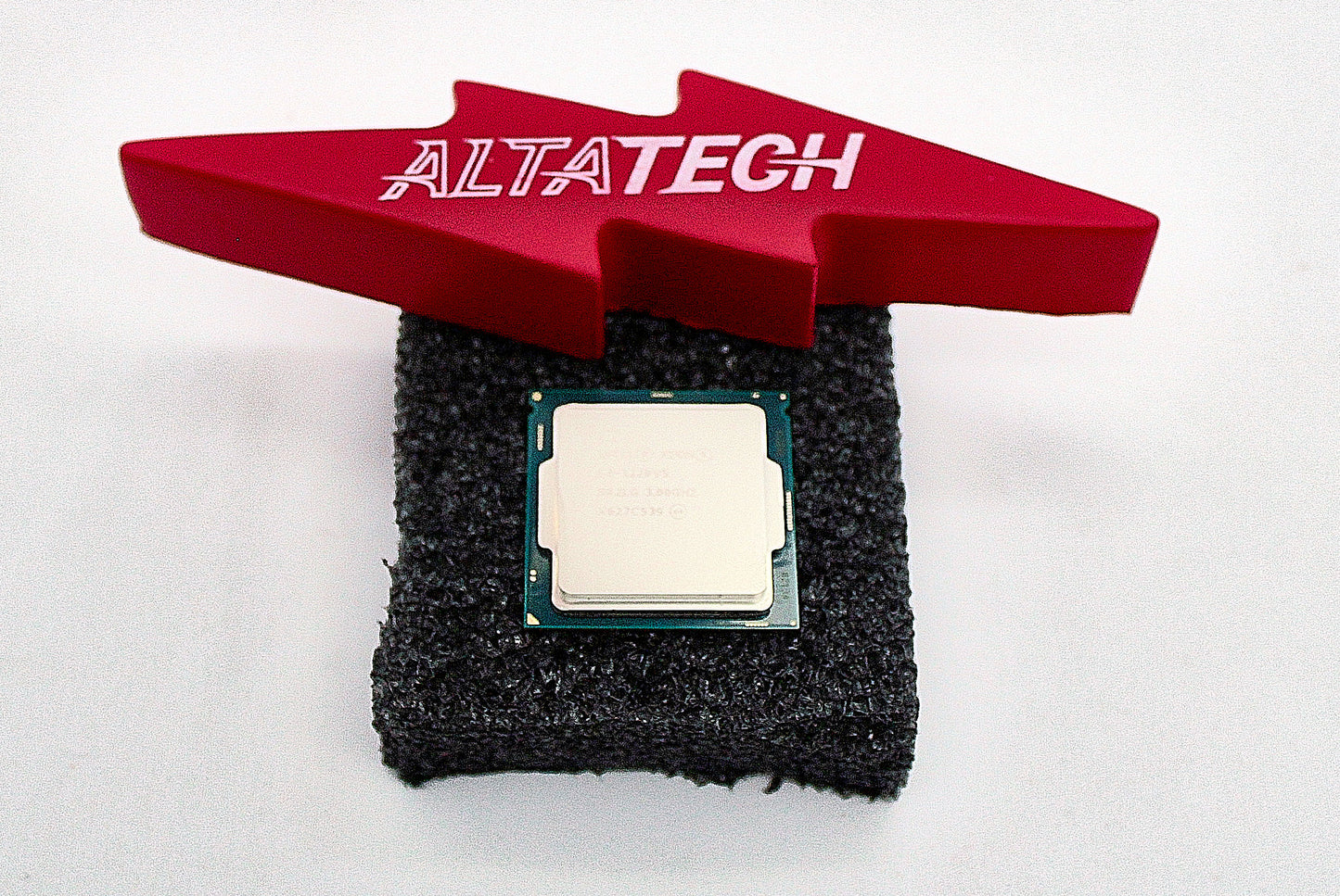 Intel SR2LG Intel SR2LG Xeon E3-1220V5 4-Core 3.0GHz 8MB 80W 4C Processor w/ Thermal Grease, Used