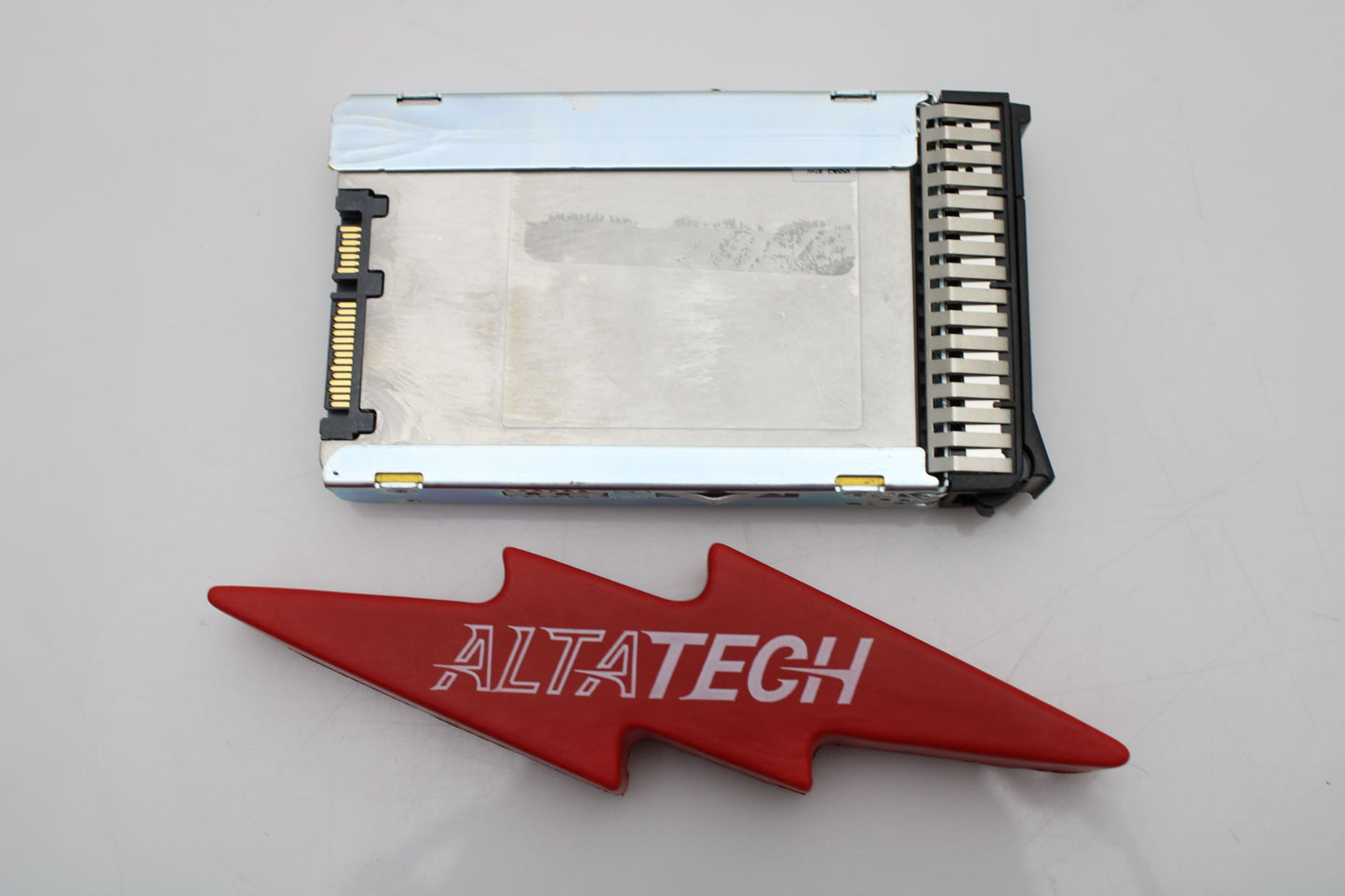 Lenovo 00YC331 LENOVO S3710 800GB 2.5" SSD SATA, Used