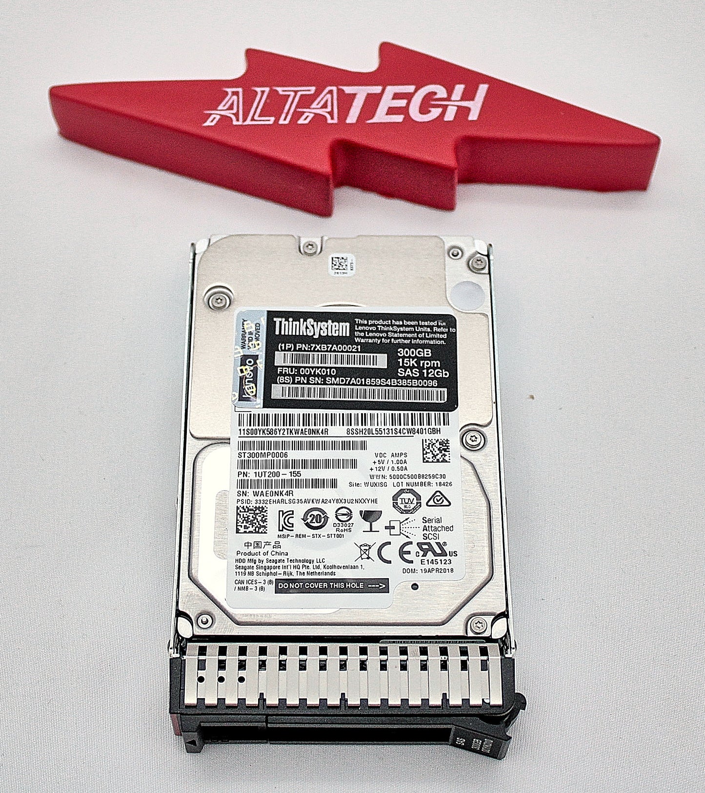 Lenovo 00YK010 300GB 15K SAS 12G 512N 2.5" HDD, Used