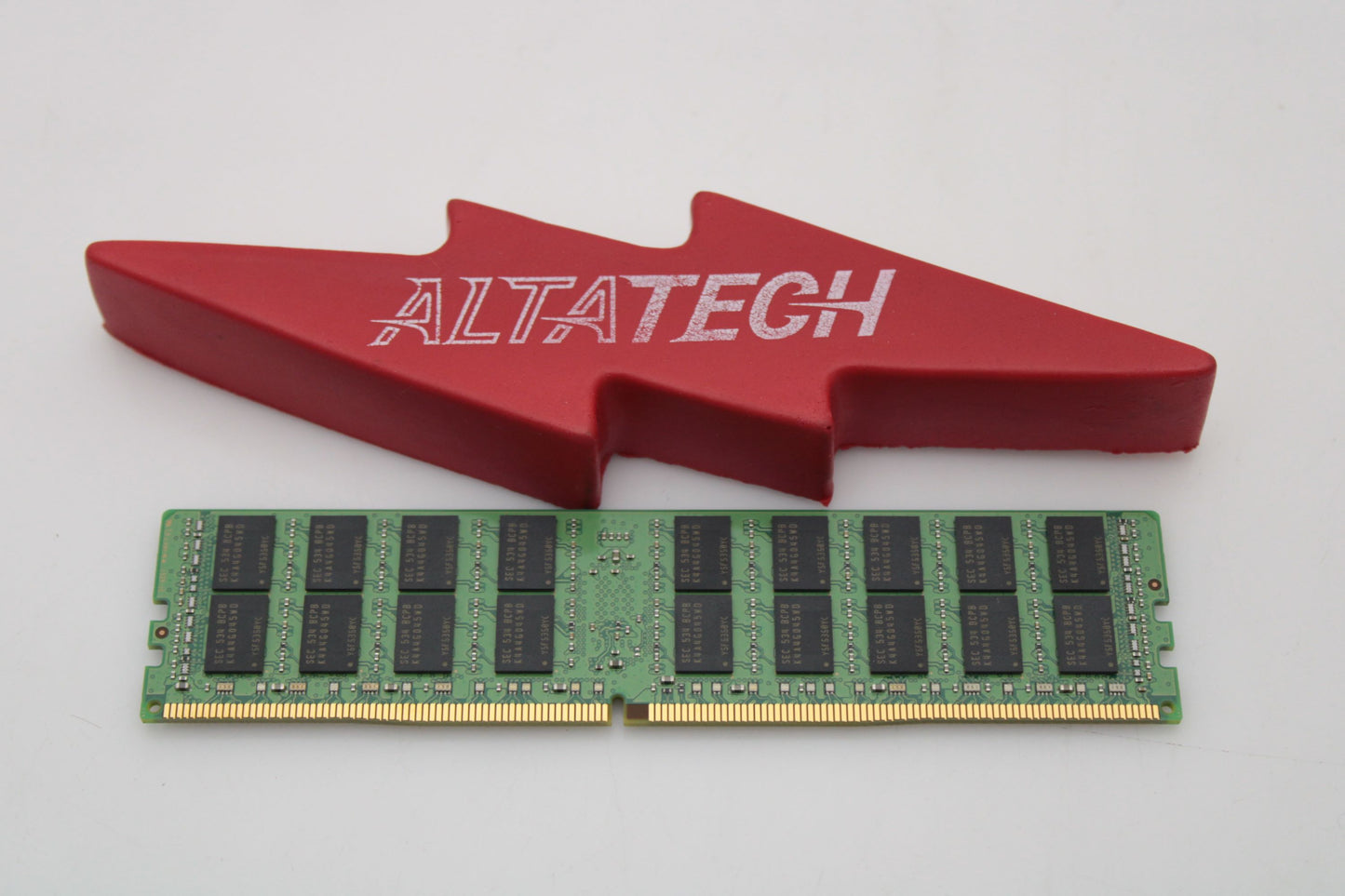 Lenovo 95Y4821 16GB PC4-17000P DDR4-2133 2RX4 ECC, Used