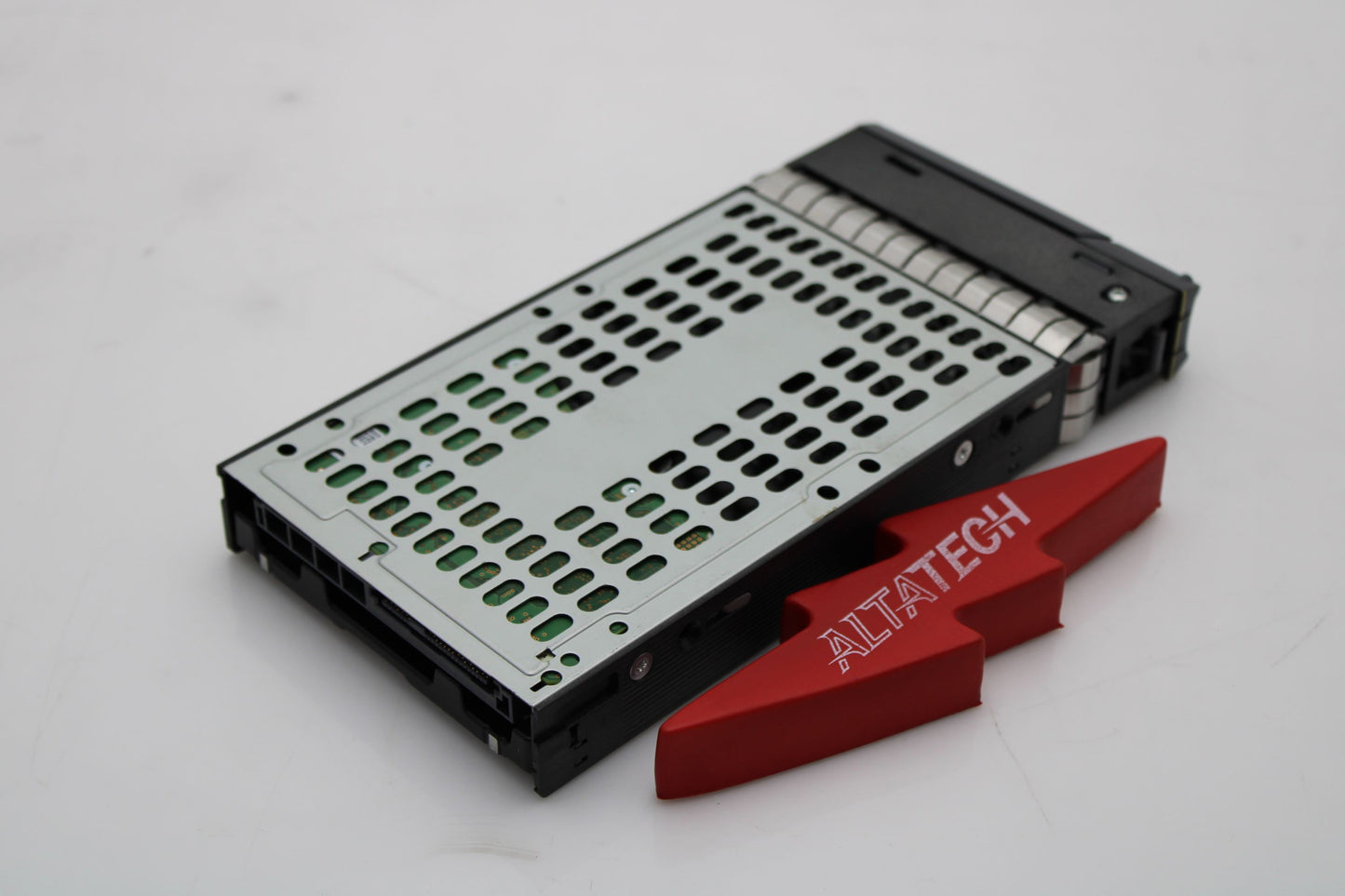 NetApp X318A-R6 8TB 7.2K 12G SAS 3.5" HDD, Used