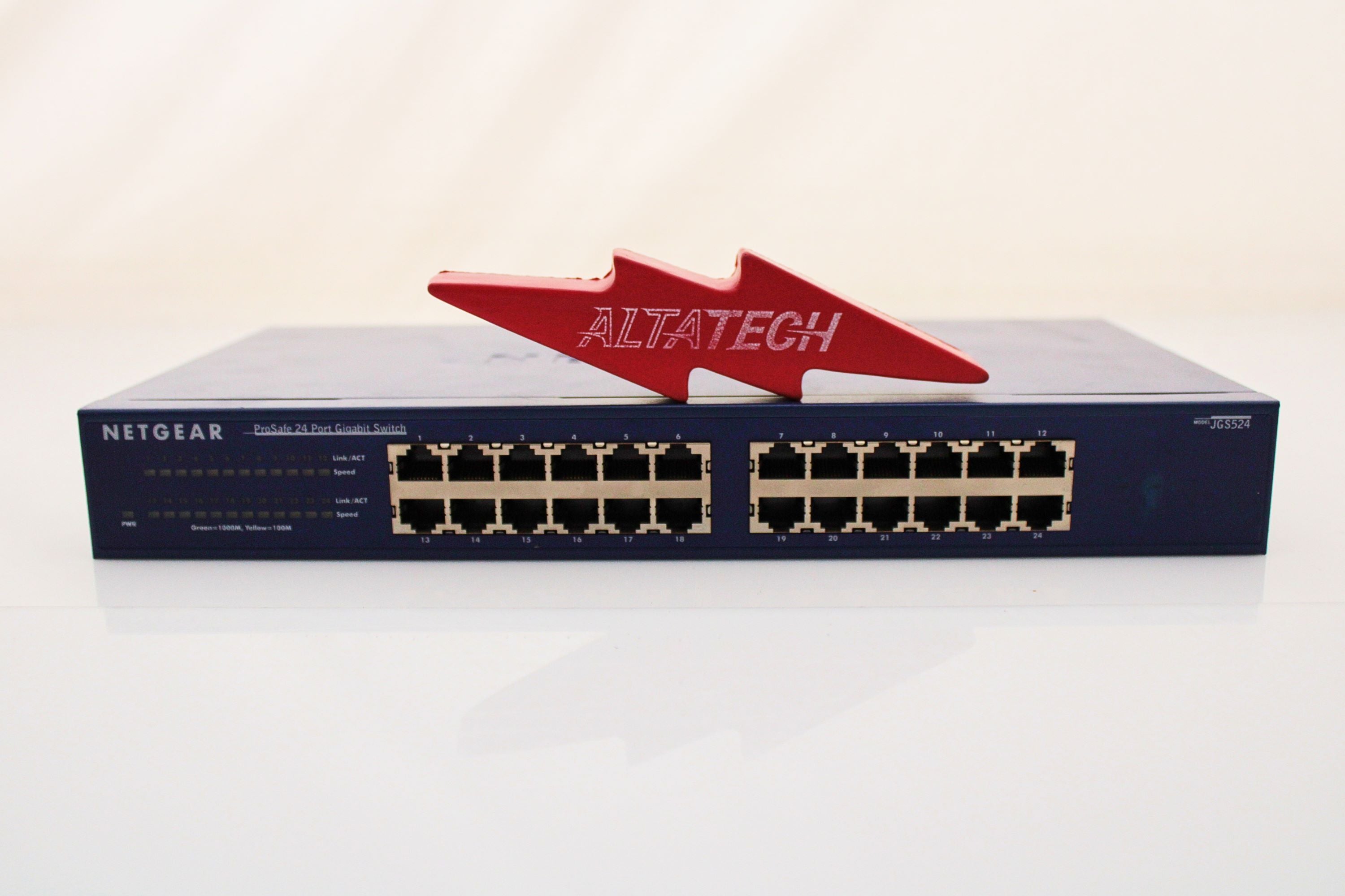 Netgear 24 Port outlet Ethernet Switch