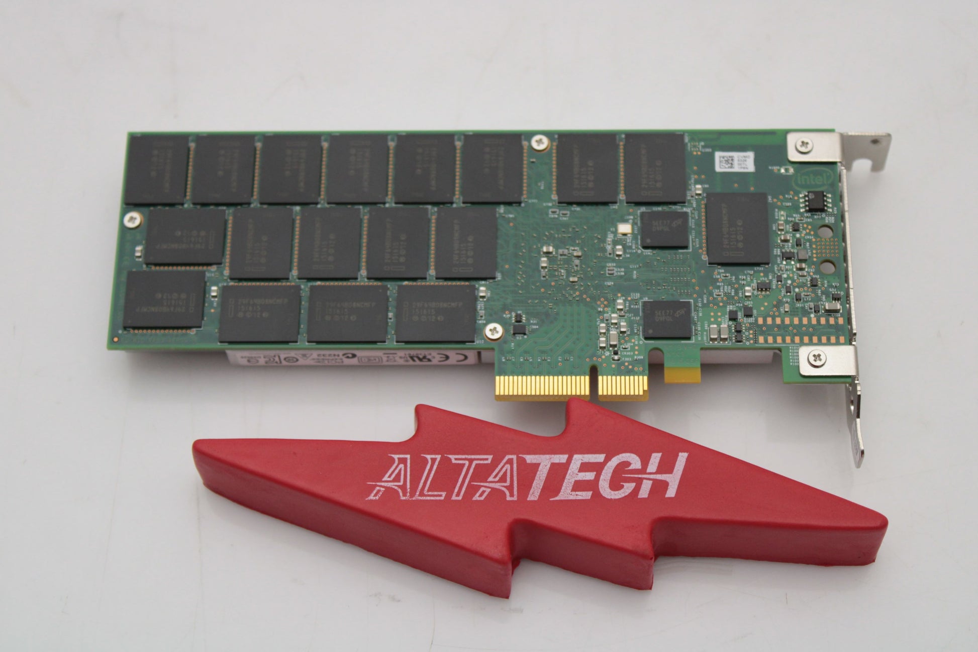 Flash Accelerator Sun Oracle 7307468 1.6TB NVMe Flash Accelerator SSD F160 P36