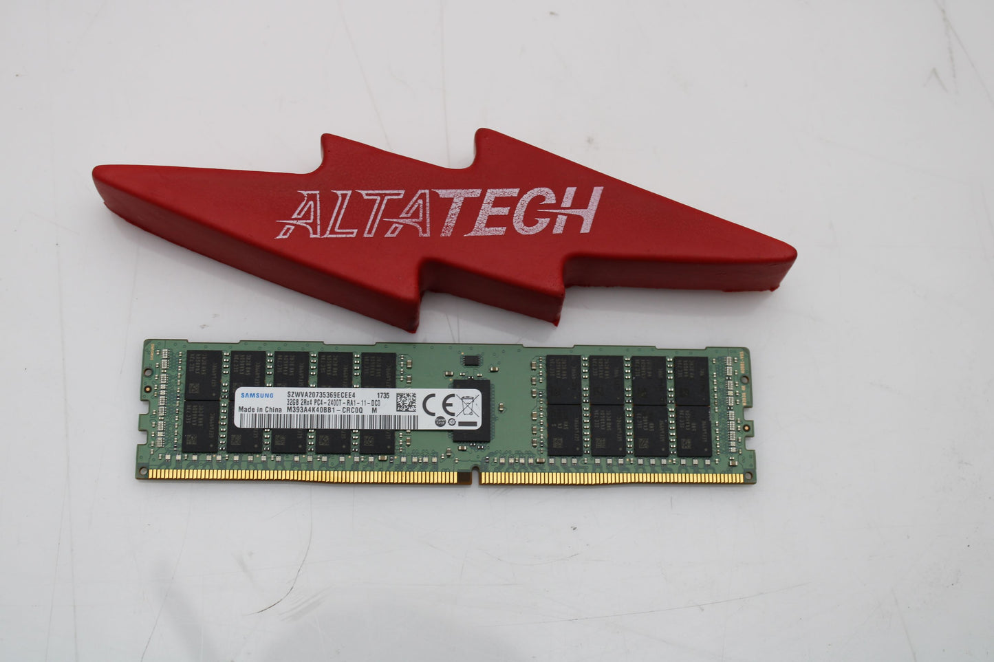 Oracle 7310210 32GB PC4-19200T DDR4-2400 2RX4 ECC, Used