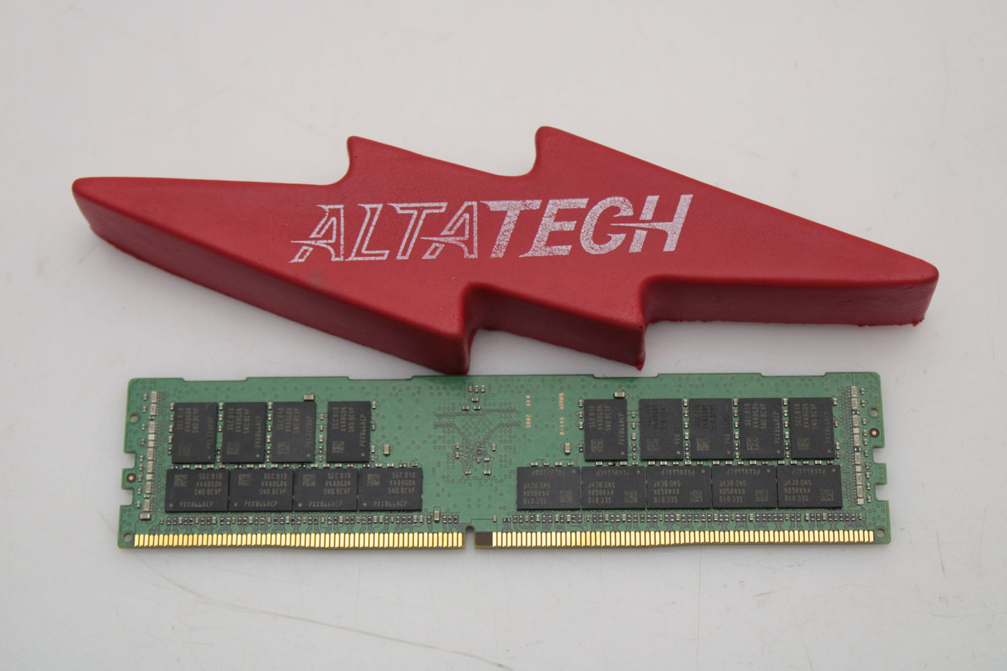 Samsung M393A4K40DB2-CVF 32GB PC4-23400Y DDR4-2933 2RX4 ECC, Used