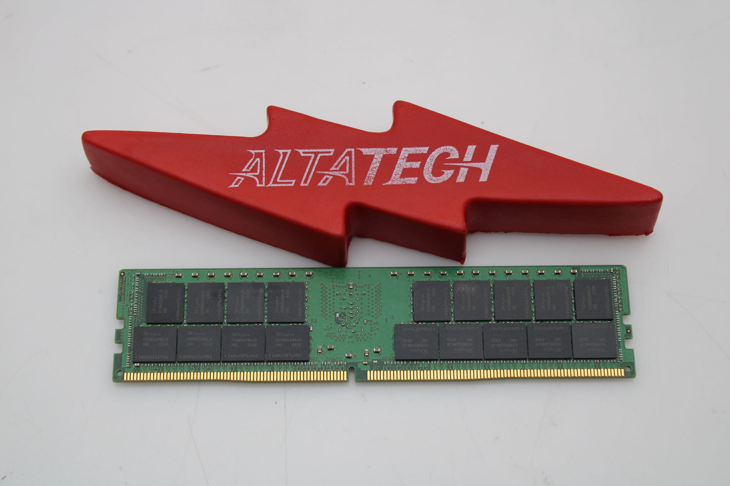 Samsung M393A8G40AB2-CWEBY_NEW 64GB PC4-25600R DDR4-3200 2RX4 ECC, New No Box