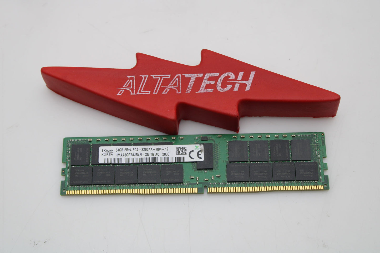 Samsung M393A8G40AB2-CWEBY_NEW 64GB PC4-25600R DDR4-3200 2RX4 ECC, New No Box