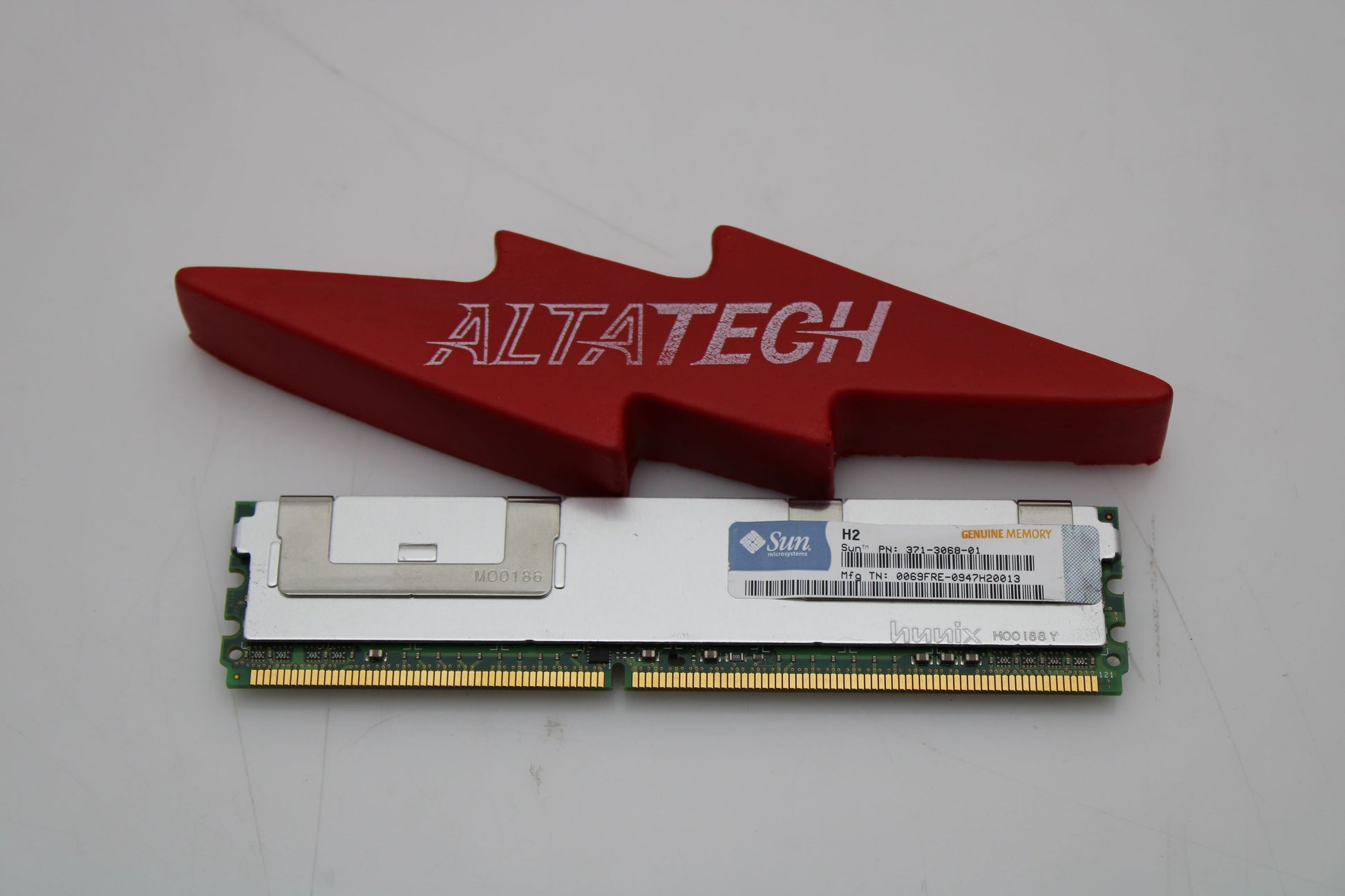 Sun Microsystems 371-3068 2GB PC-5300 DDR2 DIMM, Used
