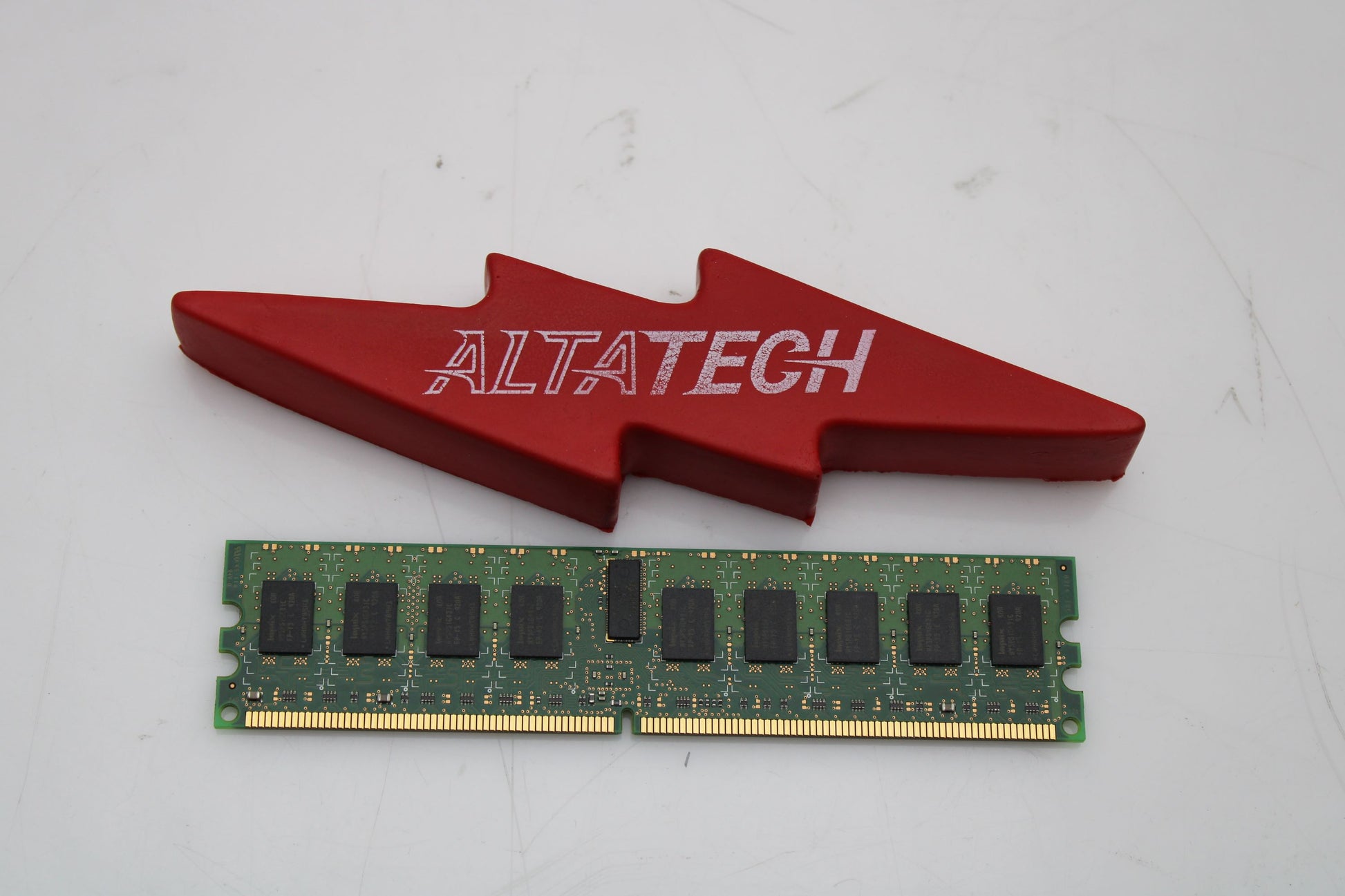 Sun Microsystems 371-4160 2GB REGISTERED ECC SINGLE RANK DDRM, Used